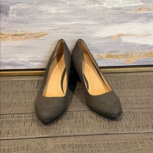 The cutest dark grey platform heels from SOUL!